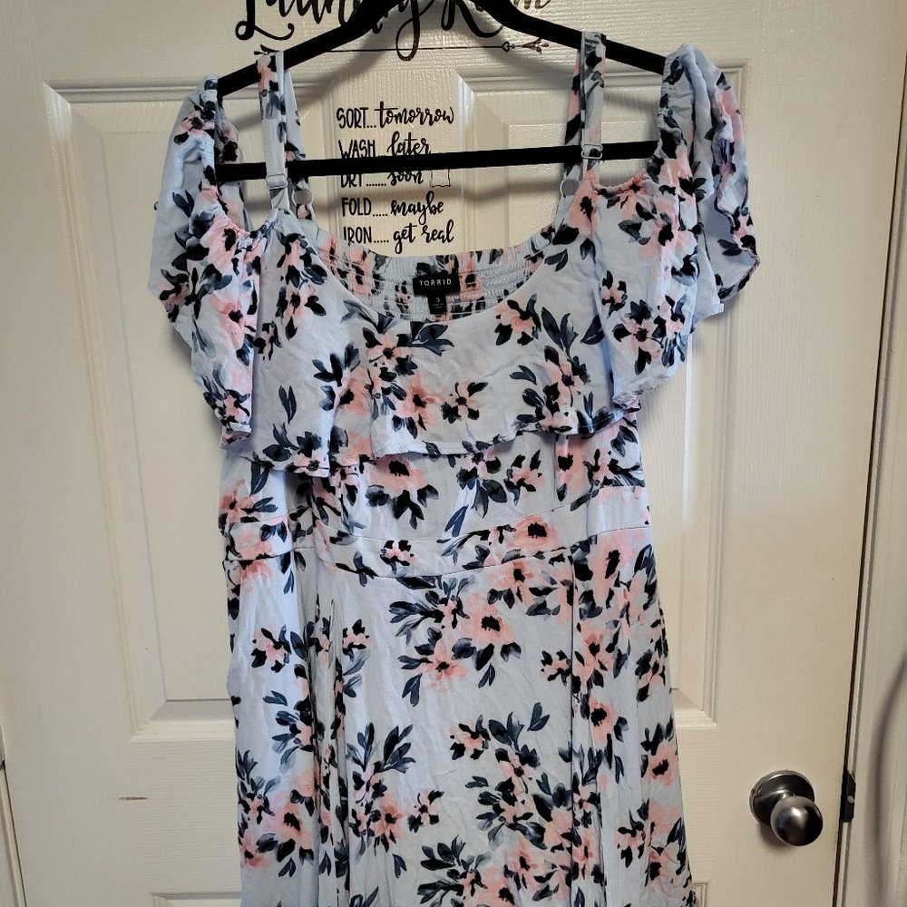 Women's Torrid Size 3 Cold Shoulder Blue Floral Dress, Plus size